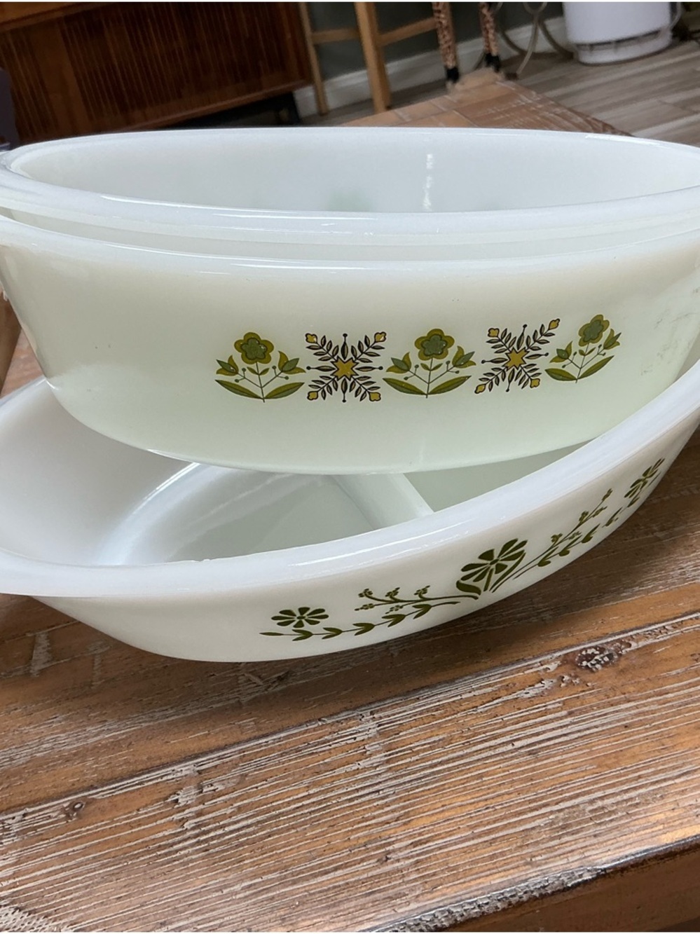 Vintage Green Daisy Casserole Floral Pattern White Milk Glass Serving Bowls Set3